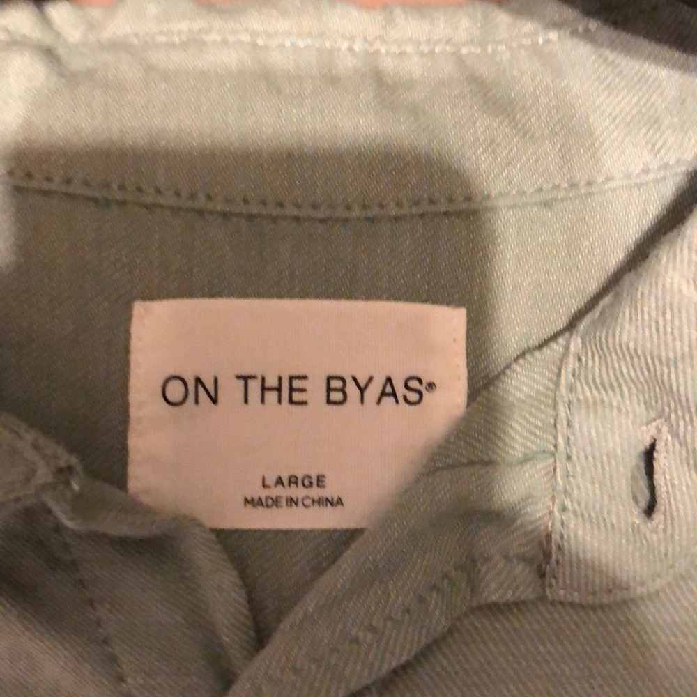 button up - Picture 2 of 2